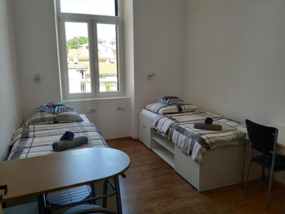 Apartments Todorovic Pula Extérieur photo